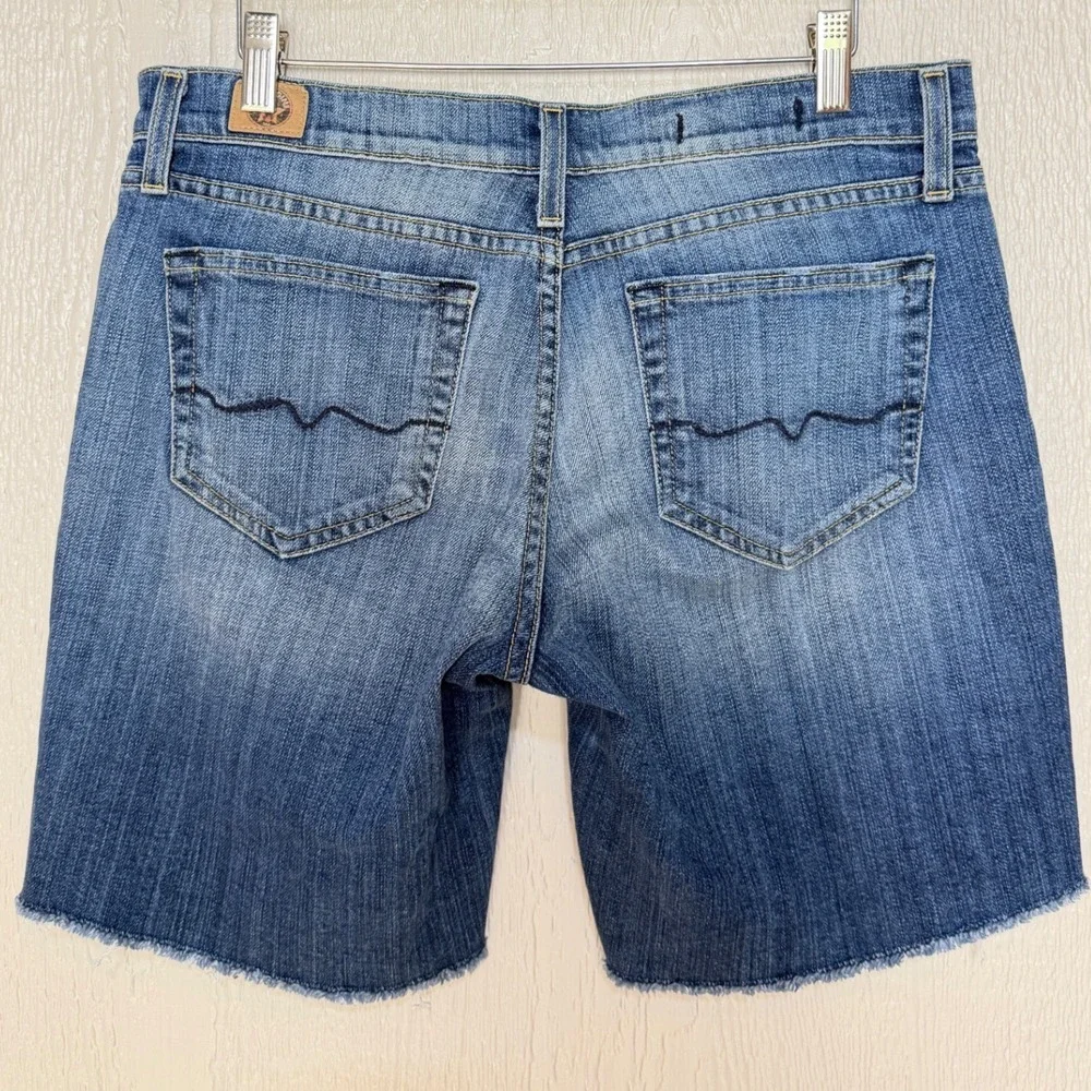 Red Engine Vintage Original Denim Shorts Medium Wash Raw Hem Size 29 Made in USA